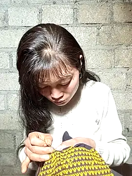 Snapshot of siusiu-00 chatting on 11-19-25, 01:22 siusiu-00 online show from 11-19-25, 01:22