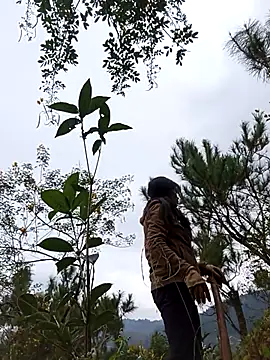 Snapshot of siusiu-00 chatting on 11-20-25, 02:01 siusiu-00 online show from 11-20-25, 02:01