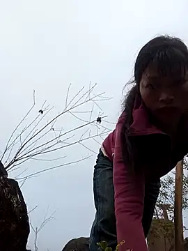 Snapshot of siusiu-00 chatting on 12-04-25, 12:42 siusiu-00 online show from 12-04-25, 12:42