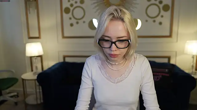 Snapshot of Jessica_start chatting on 11-24-25, 11:32 Jessica start online show from 11-24-25, 11:32