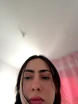 Snapshot of Baby_Mia_pires chatting on 10-18-25, 06:08 Baby Mia pires online show from 10-18-25, 06:08