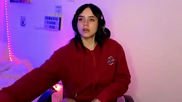 Emily Lindey online show from 04-01-26, 06:14