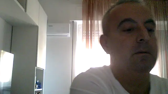 mirko1702 online show from 10-22-25, 03:34