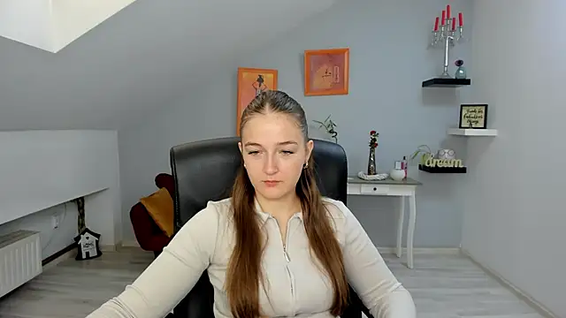 Snapshot of AnneWilsonn chatting on 10-22-25, 10:37 AnneWilsonn online show from 10-22-25, 10:37