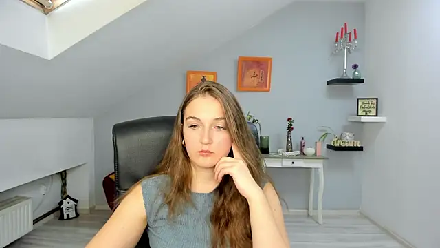 Snapshot of AnneWilsonn chatting on 11-11-25, 12:27 AnneWilsonn online show from 11-11-25, 12:27