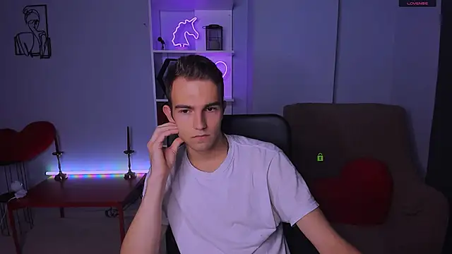 astren villo online show from 11-13-25, 01:21