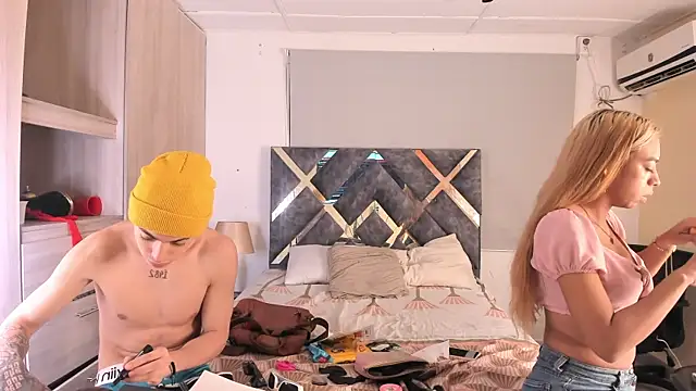 lily and wan online show from 10-18-25, 04:15