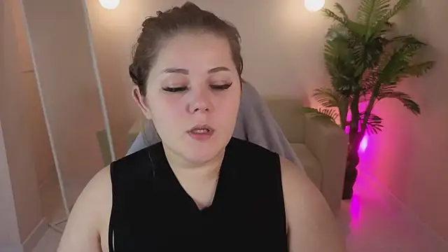 Scarlet Sinera online show from 11-29-25, 11:08