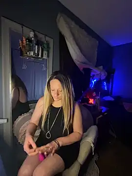 queenkelly1234 online show from 04-03-26, 06:00