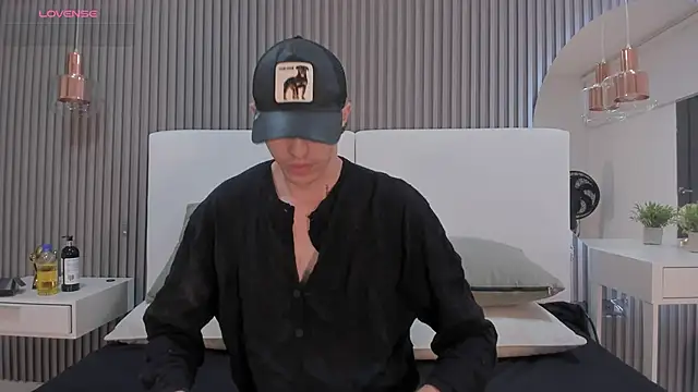 Snapshot of The_russo_ chatting on 10-18-25, 12:28 The russo online show from 10-18-25, 12:28
