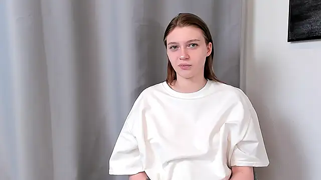 RoslynArcuo online show from 10-14-25, 05:25