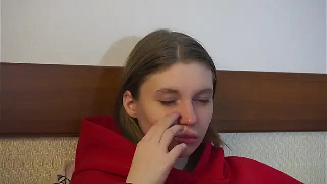 RoslynArcuo online show from 11-23-25, 08:41