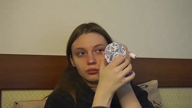 RoslynArcuo online show from 11-30-25, 08:13