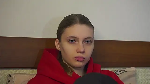 RoslynArcuo online show from 12-01-25, 08:36