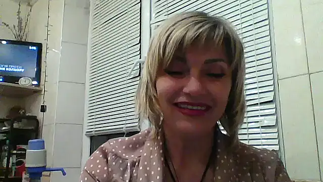 Lia Ray online show from 10-15-25, 06:30
