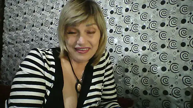Lia Ray online show from 10-21-25, 07:58