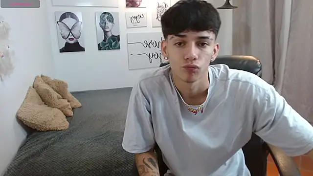 AmethystShadow17 online show from 10-30-25, 04:41