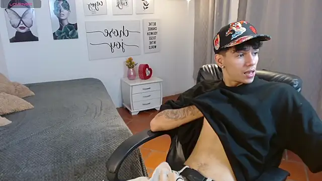 AmethystShadow17 online show from 11-05-25, 03:45