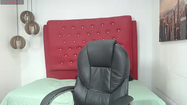 AmethystShadow17 online show from 12-17-25, 08:04