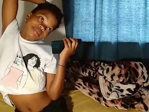 Snapshot of SexyLatoya05 chatting on 10-27-25, 06:50 SexyLatoya05 online show from 10-27-25, 06:50