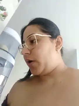 kassandra luxury online show from 11-29-25, 07:17