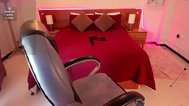 Cat  Moon   online show from 01-10-26, 07:37