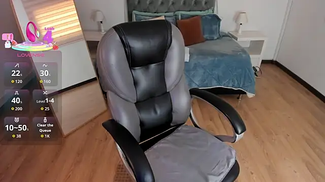 Cat  Moon   online show from 04-20-26, 07:59