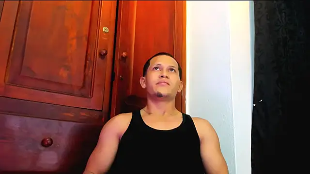 Snapshot of LIam_Knight chatting on 10-24-25, 01:57 LIam Knight online show from 10-24-25, 01:57