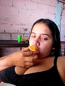 Snapshot of solhermosa chatting on 10-24-25, 07:32 solhermosa online show from 10-24-25, 07:32