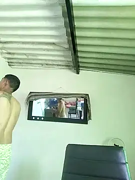 Snapshot of RennySem chatting on 10-15-25, 04:18 RennySem online show from 10-15-25, 04:18