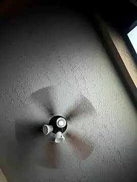 Snapshot of AlexRZ93 chatting on 10-30-25, 06:37 AlexRZ93 online show from 10-30-25, 06:37