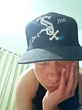 Snapshot of Crrusher555 chatting on 10-14-25, 02:01 Crrusher555 online show from 10-14-25, 02:01