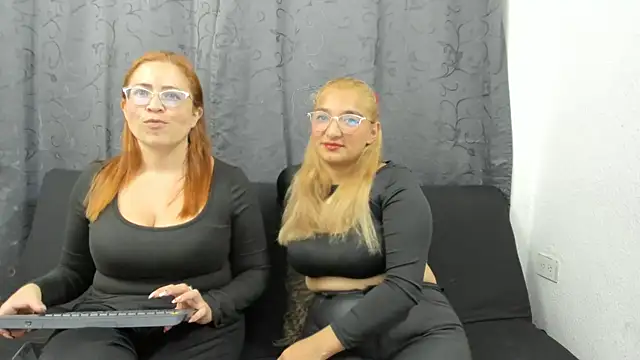 Snapshot of lesb_milf chatting on 02-10-25, 05:19 lesb milf online show from 02-10-25, 05:19