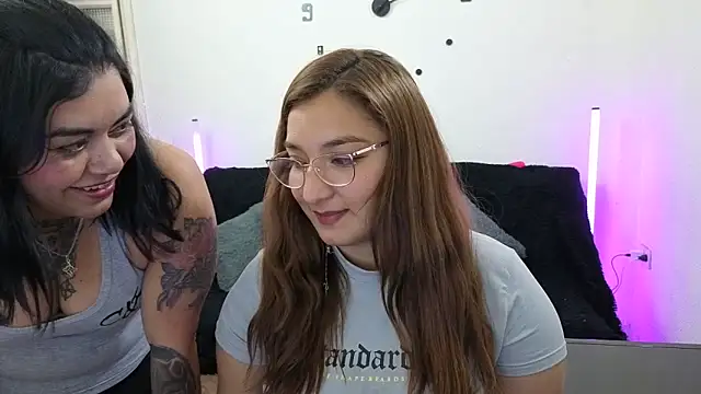 lesb milf online show from 02-05-26, 12:15