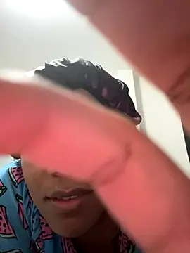 Snapshot of mzwaterpark211 chatting on 10-14-25, 06:47 mzwaterpark211 online show from 10-14-25, 06:47