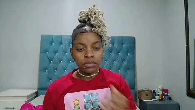 fifiqueen25 online show from 06-21-26, 07:11