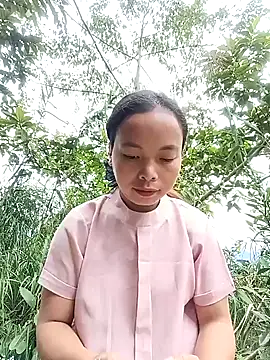 Nguyet2k4 online show from 11-19-25, 06:13