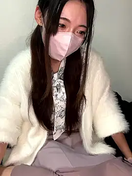 Snapshot of noachan_v chatting on 10-14-25, 11:33 noachan v online show from 10-14-25, 11:33