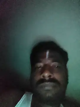 Snapshot of Vickyins480000 chatting on 11-26-25, 05:36 Vickyins480000 online show from 11-26-25, 05:36