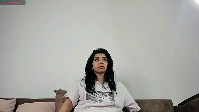 ReneeVoss online show from 04-27-26, 03:26