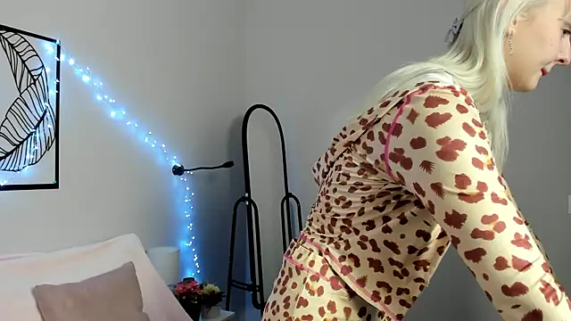 AdeleSilver online show from 11-12-25, 02:12