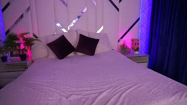 CuteeFoxy online show from 10-23-25, 01:54