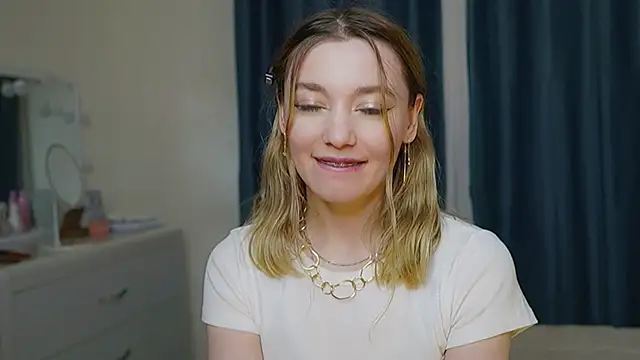 Snapshot of StarryMary chatting on 11-24-25, 09:03 StarryMary online show from 11-24-25, 09:03