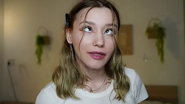 Snapshot of StarryMary chatting on 12-04-25, 09:01 StarryMary online show from 12-04-25, 09:01