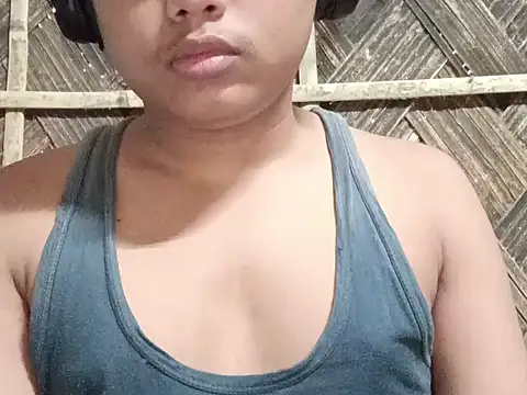 Snapshot of therapy03 chatting on 10-19-25, 06:03 therapy03 online show from 10-19-25, 06:03