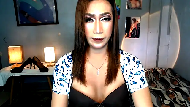 littleredbunny27 online show from 06-04-26, 10:43