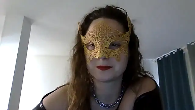 Snapshot of Madameleawhite chatting on 10-31-25, 03:24 Madameleawhite online show from 10-31-25, 03:24