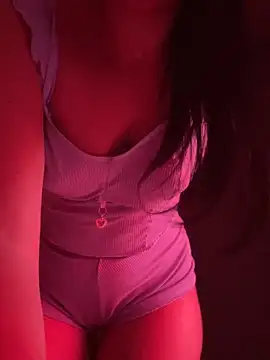 Snapshot of Moreninharai chatting on 10-28-25, 05:26 Moreninharai online show from 10-28-25, 05:26