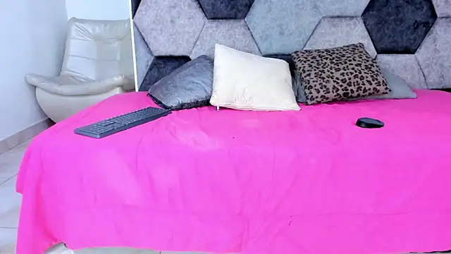 Hanna Garciia online show from 11-01-25, 08:00