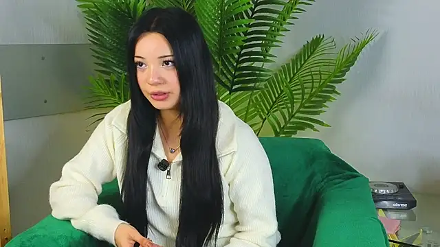 Snapshot of ValorieThuma chatting on 10-15-25, 02:50 ValorieThuma online show from 10-15-25, 02:50